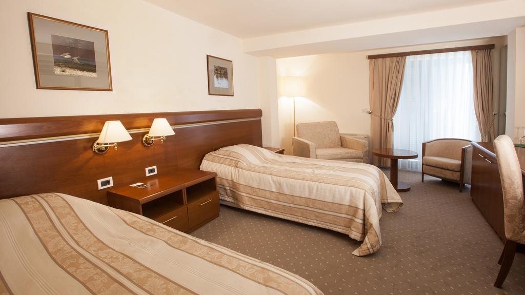 Hotel Stari Podrum Илок Экстерьер фото