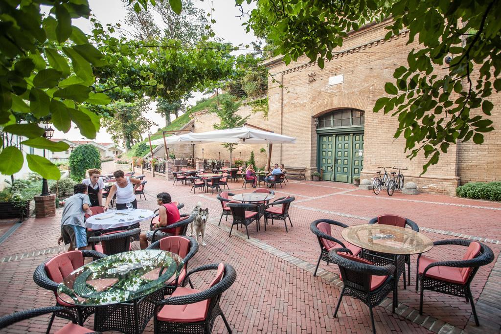 Hotel Stari Podrum Илок Экстерьер фото