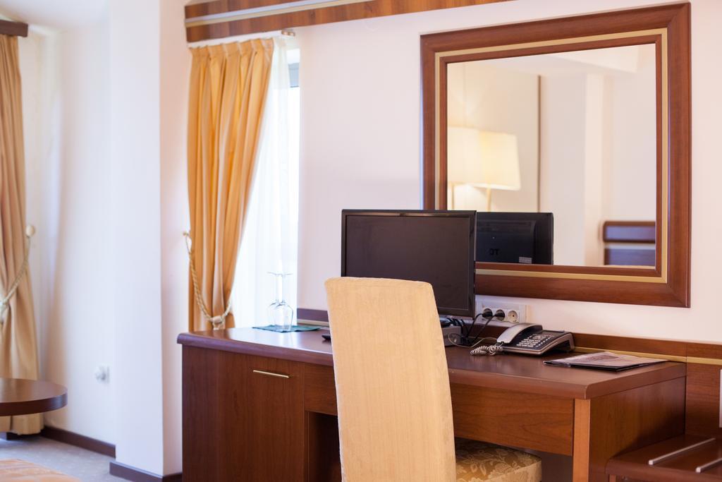 Hotel Stari Podrum Илок Экстерьер фото