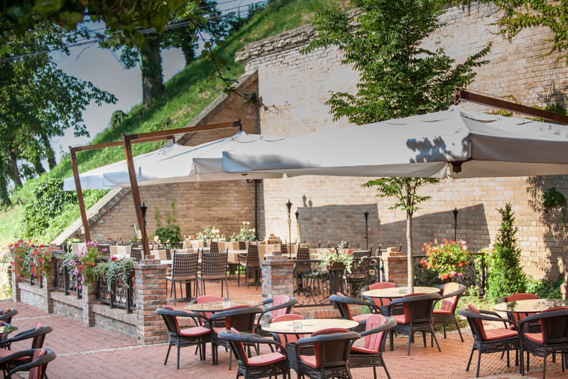 Hotel Stari Podrum Илок Экстерьер фото