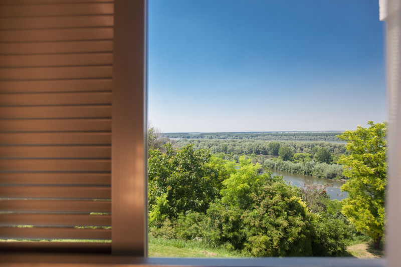 Hotel Stari Podrum Илок Экстерьер фото